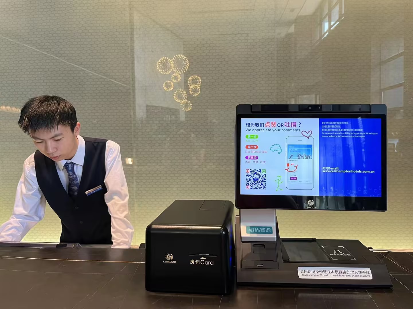 酒店自助机哪个品牌好？三年使用成本 + 故障率对比分析