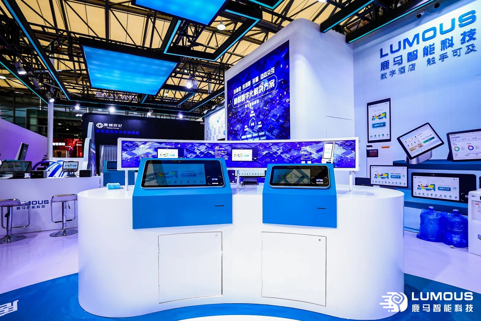 商务酒店自助入住机配置方案：从基础版到旗舰版对比