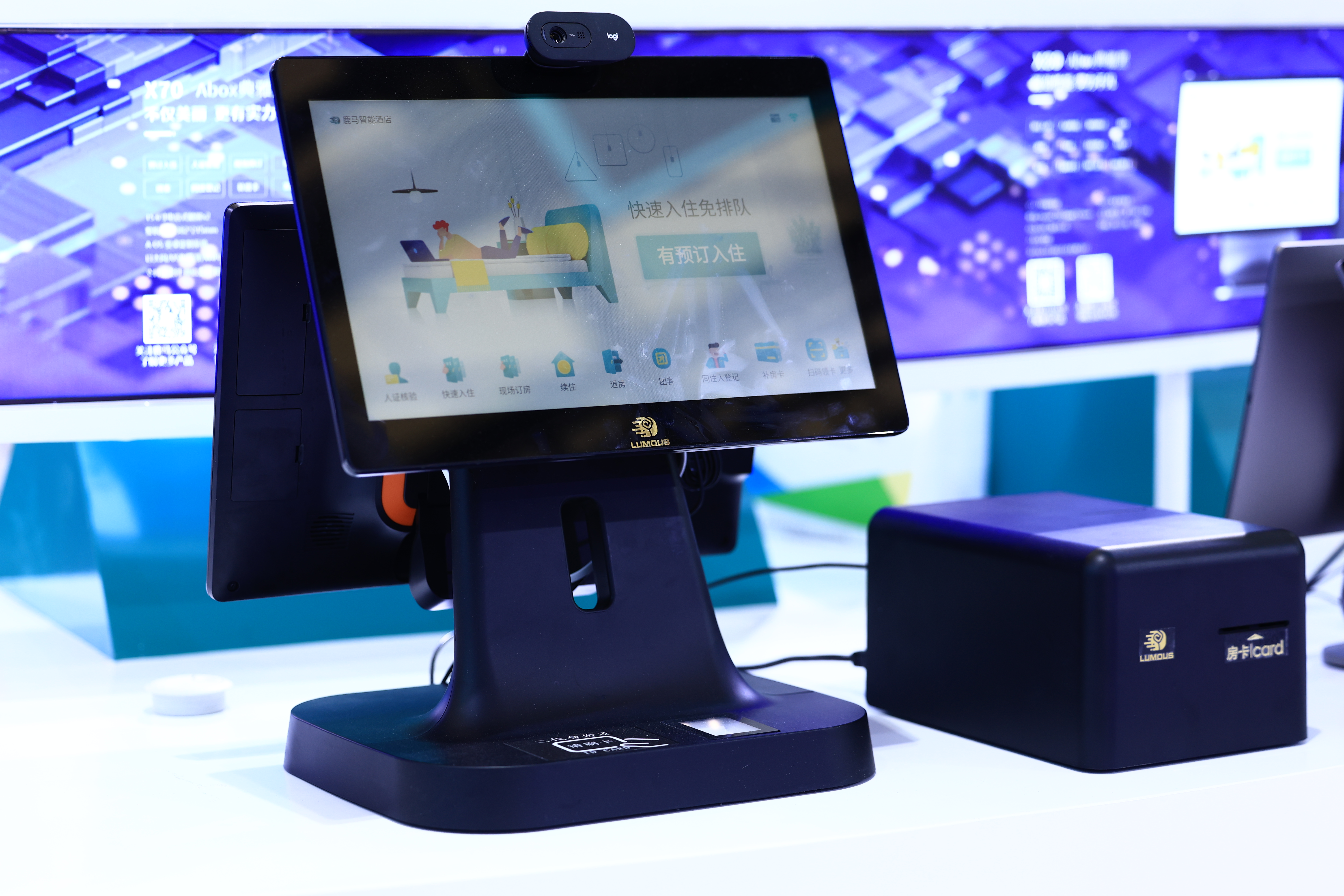 老旧旅馆改造自助入住系统：免拆墙 + 1 天快速安装