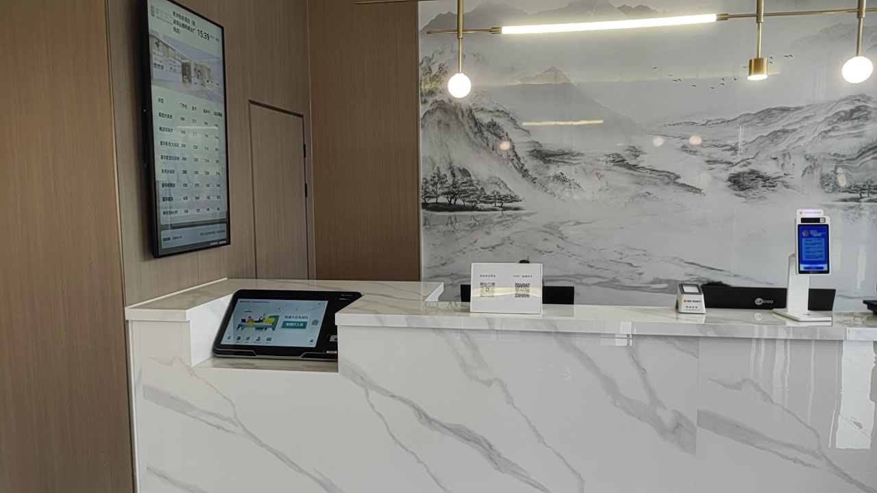 一台酒店自助办理入住一体机的投资回报率（ROI）究竟有多高？