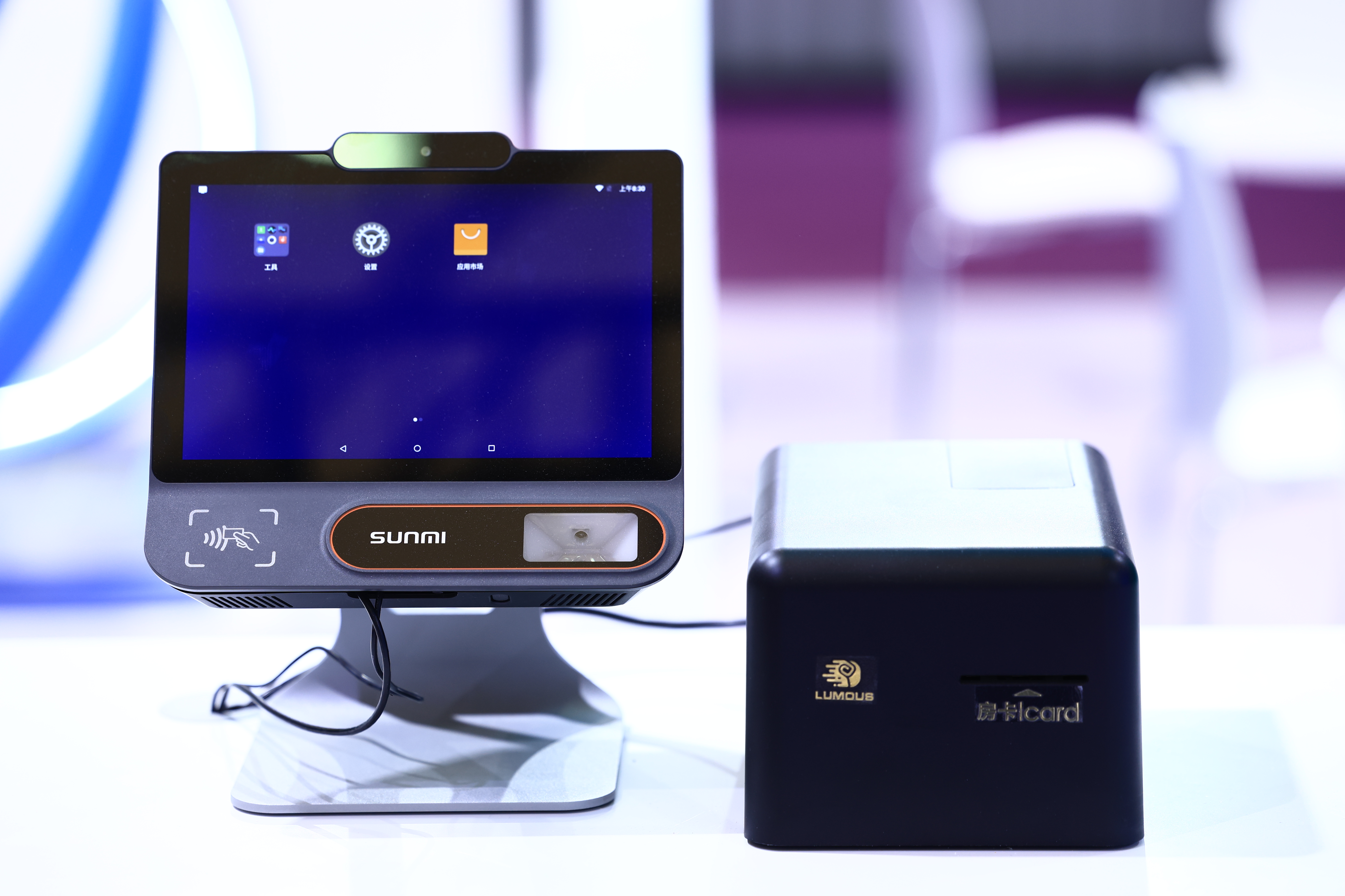 如何用酒店入住终端破解开票排队难题?聚焦高频场景的解决方案 如何用酒店入住终端破解开票排队难题?聚焦高频场景的解决方案