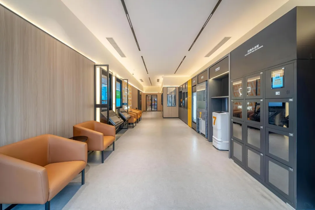 酒店自助登记入住终端机一套多少钱？投入产出比分析