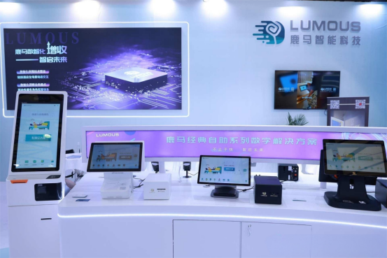 不止于前台：酒店入住机器人在客房、餐厅场景的跨界应用