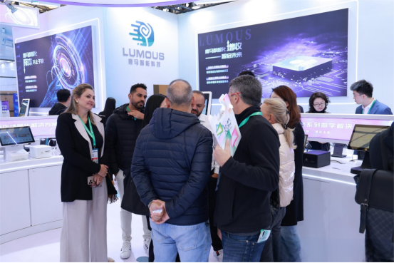 酒店自助入住终端细分市场格局：高端、中端及经济型酒店的需求差异与解决方案